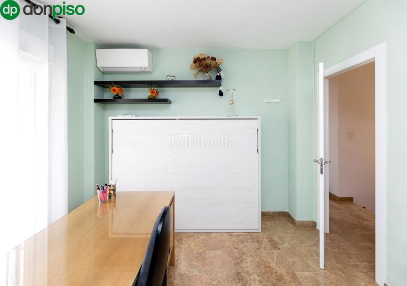 Foto 6c27e0e4-2e2b-4cd9-8f12-a99fdd8f872d. Casa aparellada amb aparcament a Jun