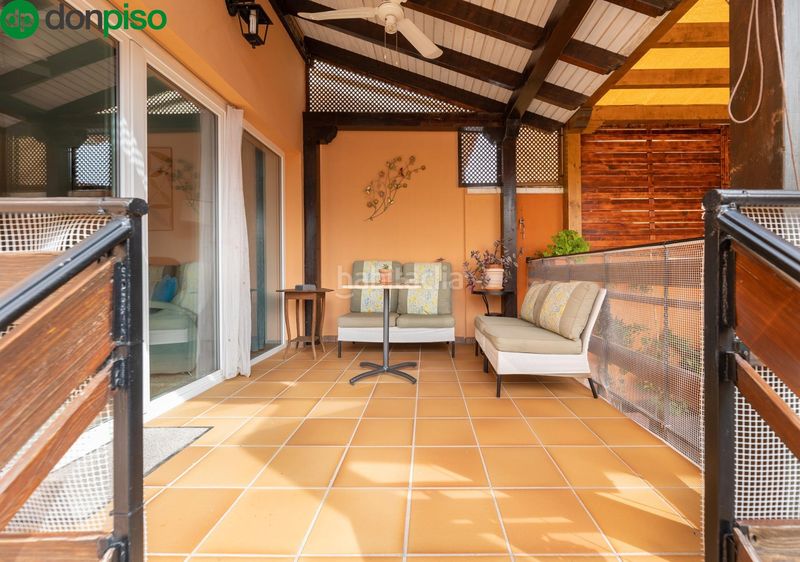 Foto 802f69c6-1799-473c-a79c-2ff6140675a0. Casa aparellada amb aparcament a Jun