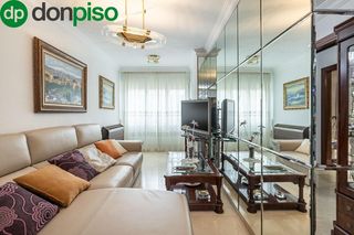 Appartement à Calle arquitecto jimenez lacal 3. Magnífico piso en venta en la zona de mondragones, granada!