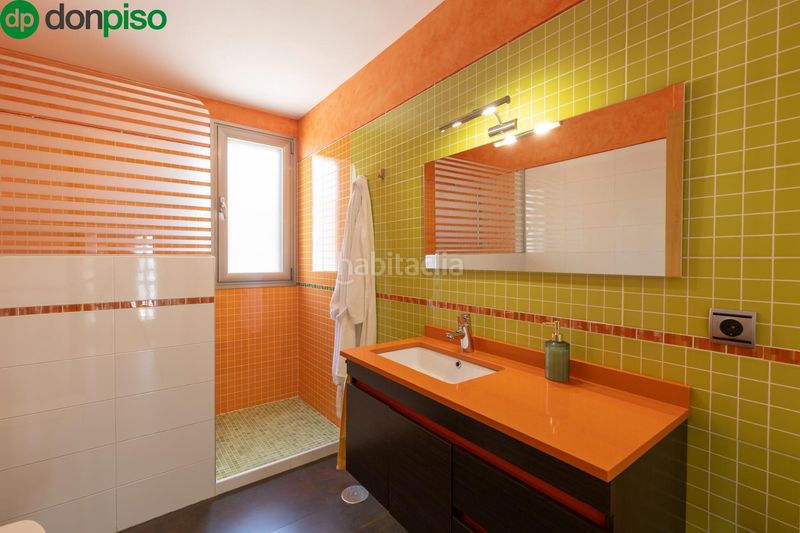 Foto 4b387809-3a9f-4ab4-b493-17388beee487. Casa amb calefacció aparcament piscina a Alfacar