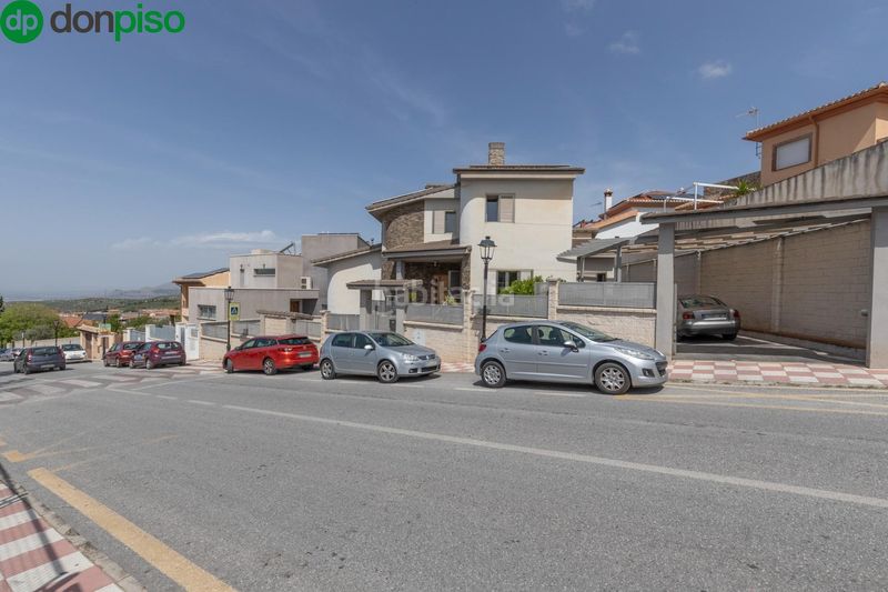 Foto c059f5ad-7f26-4977-8264-894266bed812. Casa amb calefacció aparcament piscina a Alfacar
