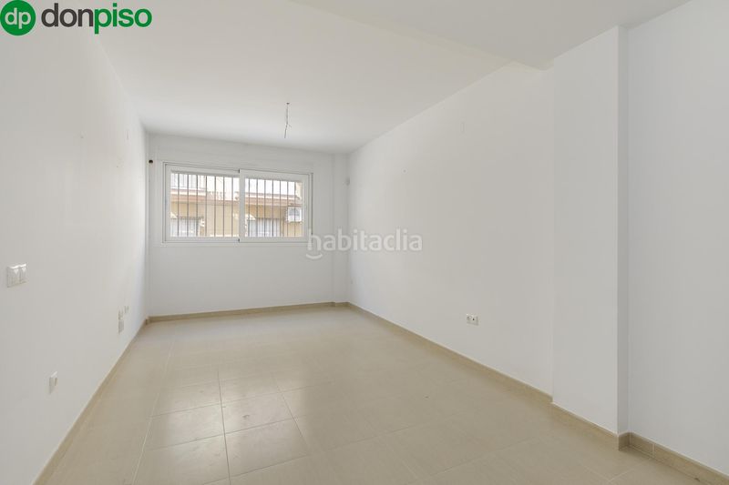 Foto 4a20af4a-d2d3-4d6a-92fc-cc88e8404fac. Pis amb aparcament a Pinos Puente