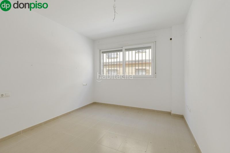 Foto eab14f66-fd08-4871-833f-d9fb177171ae. Pis amb aparcament a Pinos Puente