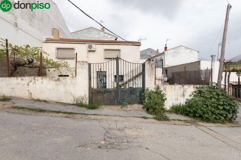 Foto 1fb2f0be-375b-4768-9819-004539621e18. Casa amb calefacció aparcament a Iznalloz
