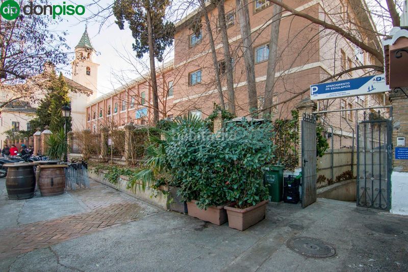 Foto 4d69a887-654b-4b1e-a83e-6177ae0c5089. Aparcament cotxe a Cervantes Granada