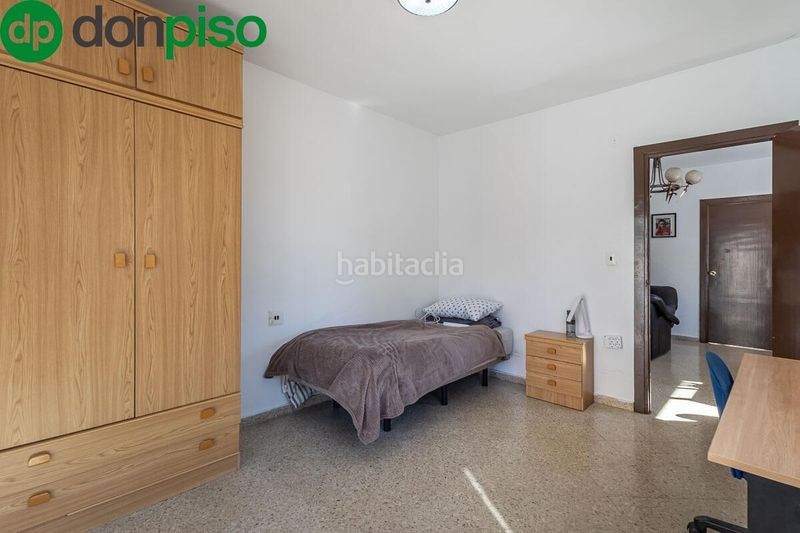 Foto 591c848a-6496-4bd7-b35d-c036933d51de. Pis amb calefacció a Pajaritos Granada