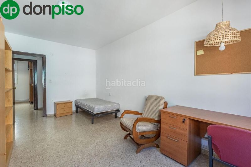 Foto c0a76b3b-5982-470f-9a8b-4fe427dabf1d. Pis amb calefacció a Pajaritos Granada