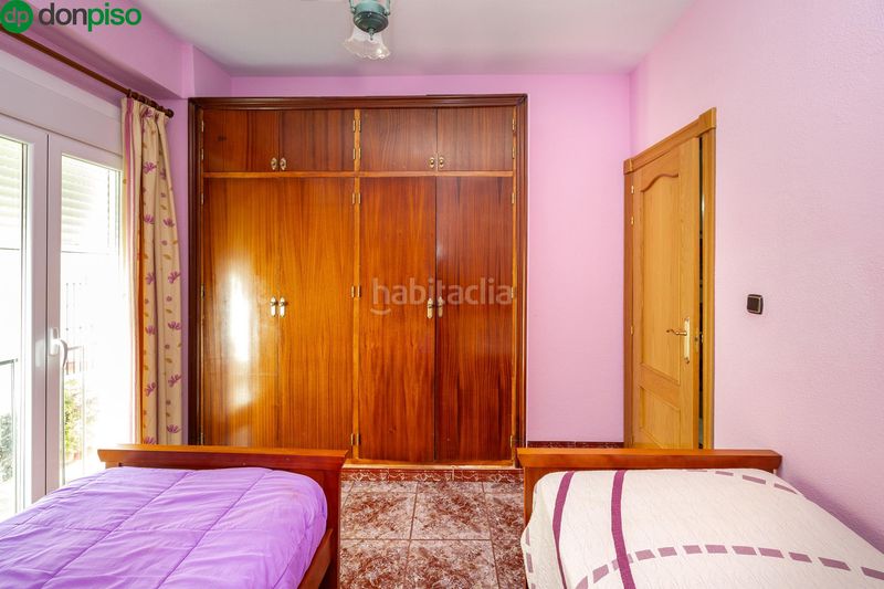 Foto 55071b00-776a-4a55-8f8e-cb766c18086e. Casa adossada a Lecrín