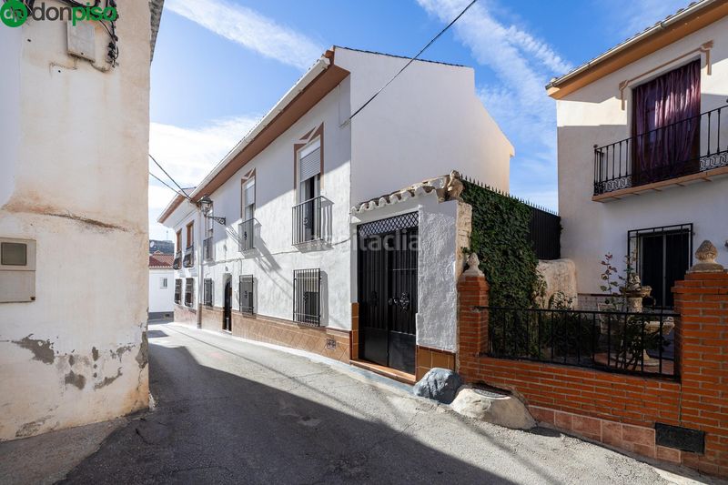 Foto adec3f7f-9333-4da8-b434-9dd68b289e15. Casa adossada a Lecrín