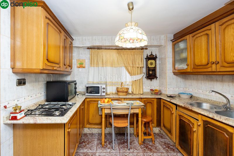 Foto df5982b4-0501-4573-9f65-16d6a4c1d452. Casa adossada a Lecrín