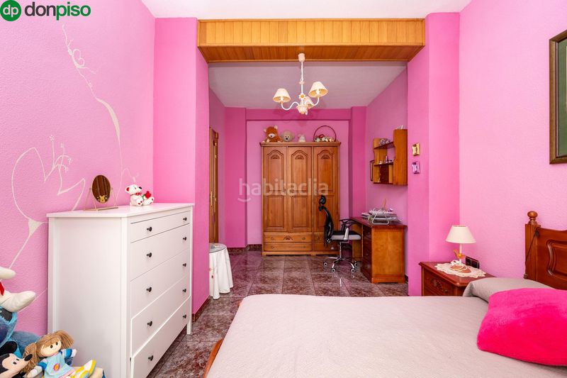 Foto f18ce622-eea4-4b9c-a45b-34d0444cb901. Casa adossada a Lecrín