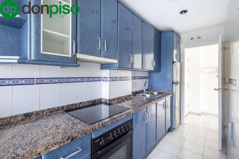 Foto b7021d16-4811-46e1-9c22-3aad5ade4664. Pis amb aparcament a Cenes de la Vega