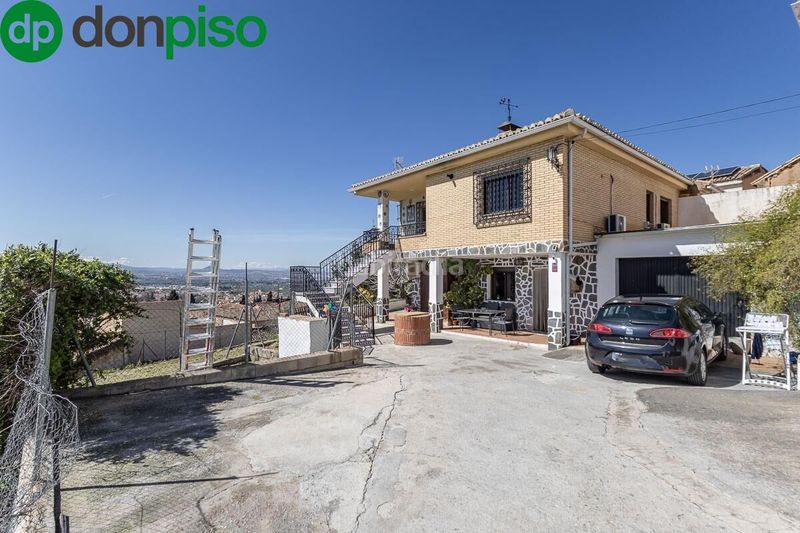 Foto 8b689437-8326-4868-8b4b-76560dd61aeb. Casa amb calefacció aparcament a Barrio de la Vega Monachil