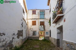 Terreno residencial en Calle de la tiña 16. Casa en construcción en el albaicín con proyecto.