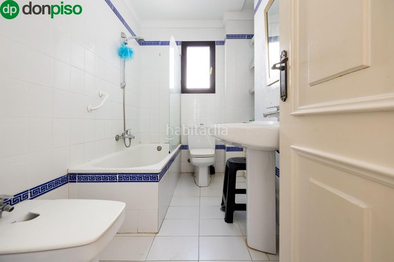 Foto 03950ad0-c334-4c2a-97cc-1e889aebf07a. Casa aparellada a Calahonda - Carchuna Motril