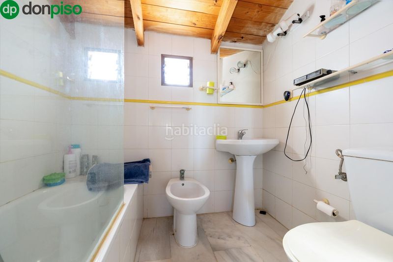Foto 2b052c13-05ee-49ff-8757-05cc1faa45ca. Casa aparellada a Calahonda - Carchuna Motril