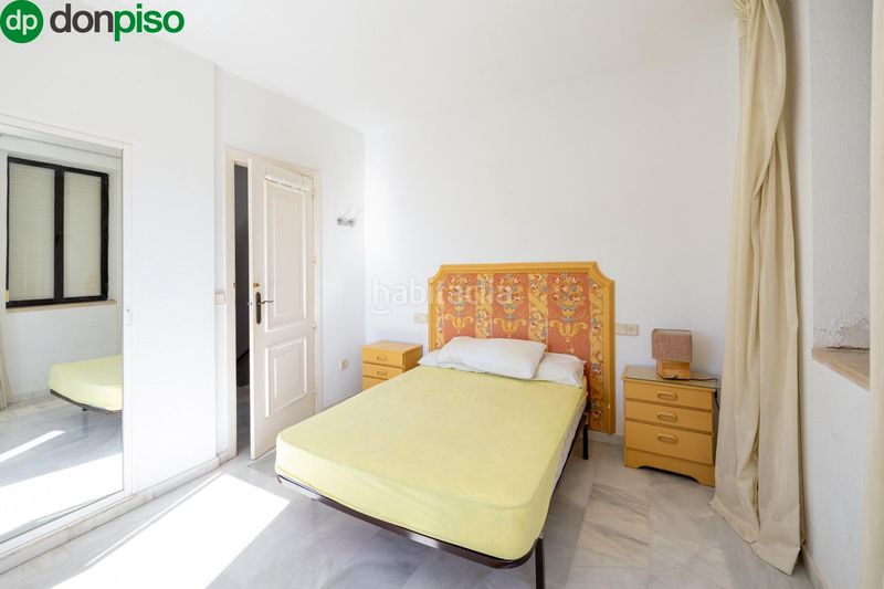 Foto 2fbad309-3284-4402-9c95-9d37f6302807. Casa aparellada a Calahonda - Carchuna Motril