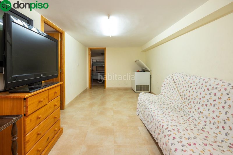 Foto 816f258a-84ab-468d-8f74-3bf5bf278b05. Casa aparellada a Calahonda - Carchuna Motril