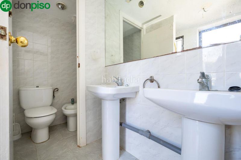 Foto e673b5de-4e9c-44ea-8f1f-5e87a1686b0f. Casa aparellada a Calahonda - Carchuna Motril