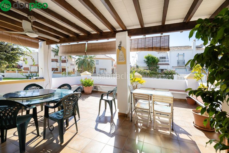 Foto ed54042a-297f-44eb-af69-f36dc7942e49. Casa aparellada a Calahonda - Carchuna Motril