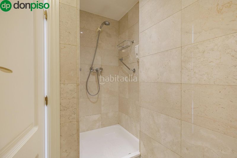 Foto 0ae4262f-87c1-4ea2-a10c-868c0c950c41. Casa adossada amb calefacció aparcament a San Miguel Armilla