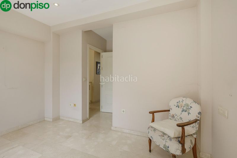 Foto 0eb5a0ed-5421-4370-81f6-b9ae45625f63. Casa adossada amb calefacció aparcament a San Miguel Armilla