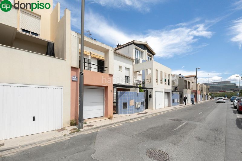 Foto 33089564-cea0-4ee6-873a-f9f03681f5ec. Casa adossada amb calefacció aparcament a San Miguel Armilla