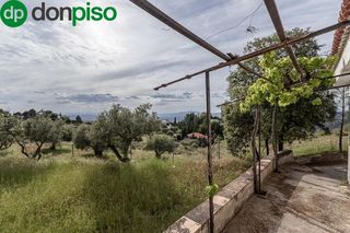 Country house in De extraradio 229. Finca rústica con casa de aperos y espectaculares vistas en mona