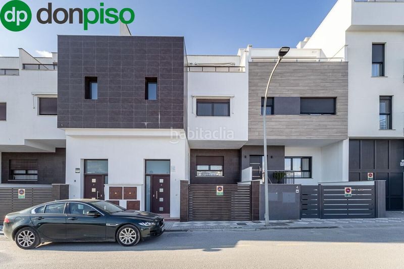Foto 05b0520c-b1ee-4845-8284-493c55dd1b15. Casa amb calefacció aparcament a Maracena