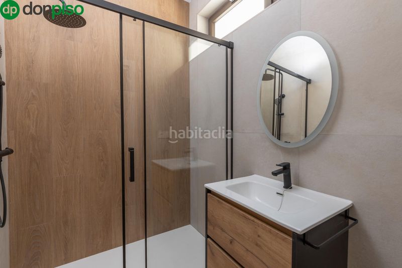 Foto 1438bb45-8474-46b2-8ad3-1aa0a9c0f1c2. Apartment in avenida divina pastora 9 in San Ildefonso Granada