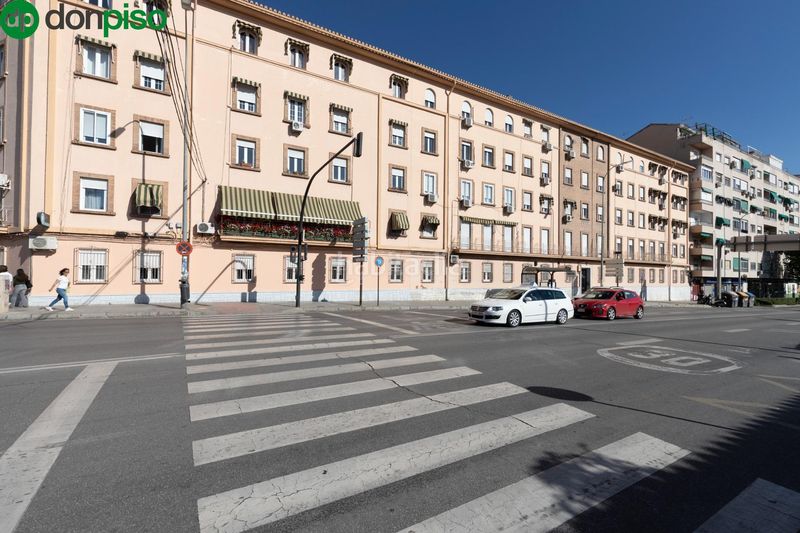 Foto d627bf76-8e55-4768-82f0-bca293763e56. Pis amb calefacció a Centro - Sagrario Granada