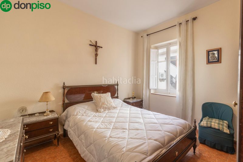 Foto eabdbe92-5a4d-4197-9c75-e80ae0f584e0. Pis amb calefacció a Centro - Sagrario Granada
