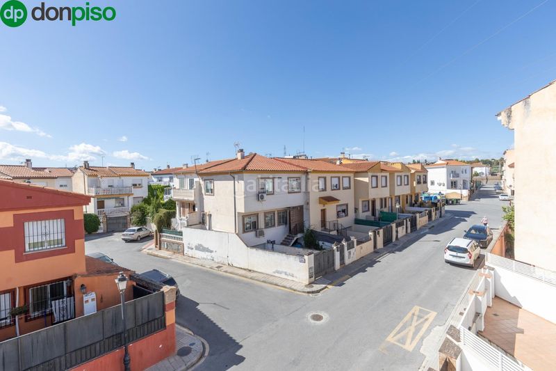 Foto 587c8898-a40d-4547-92a7-8921a69aaebf. Casa aparellada amb calefacció aparcament piscina a Gabias (Las)