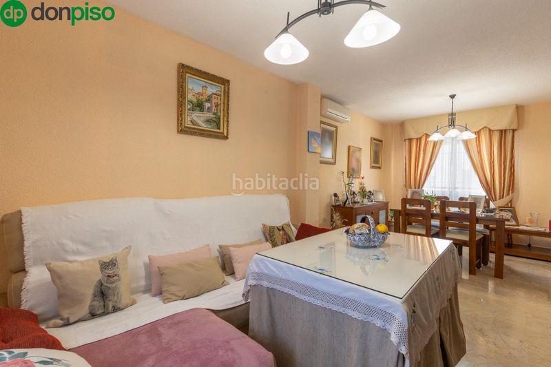 Foto 7a4d870d-e3ff-4e9b-81ab-ef33ab28d290. Casa aparellada amb calefacció aparcament piscina a Gabias (Las)