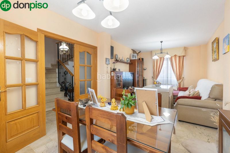 Foto dff23f30-e568-4422-97ed-025153a92b90. Casa aparellada amb calefacció aparcament piscina a Gabias (Las)