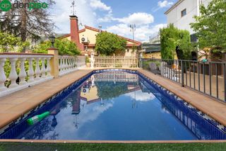 Chalet  Calle mimbres. Espectacular chalet independiente con piscina en alfacar