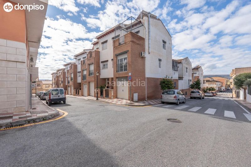 Foto 485c7605-ded2-4e7e-a63f-66e662a3dbe6. Local comercial a calle de almería 2 a Padul