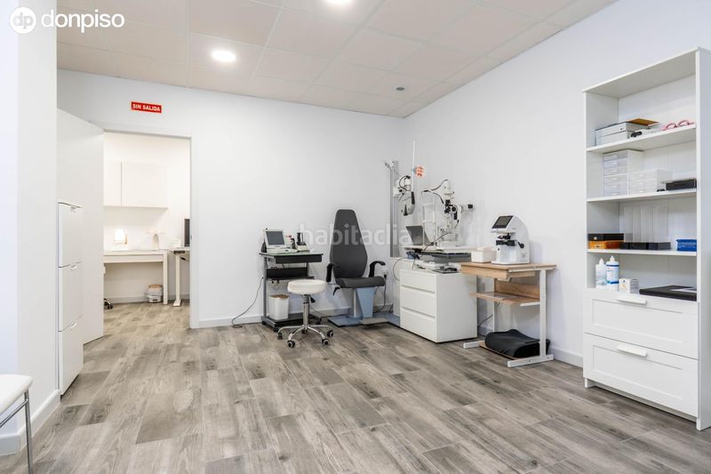 Foto afccbed4-ce6d-4eda-a1c7-1b85819202b6. Local comercial a calle de almería 2 a Padul