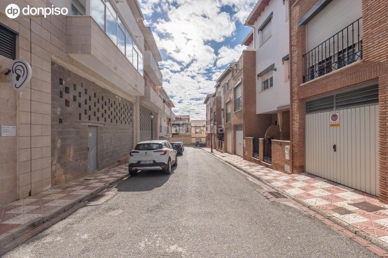 Foto ee7f4d11-a398-4433-a870-84a425f85785. Local comercial a calle de almería 2 a Padul