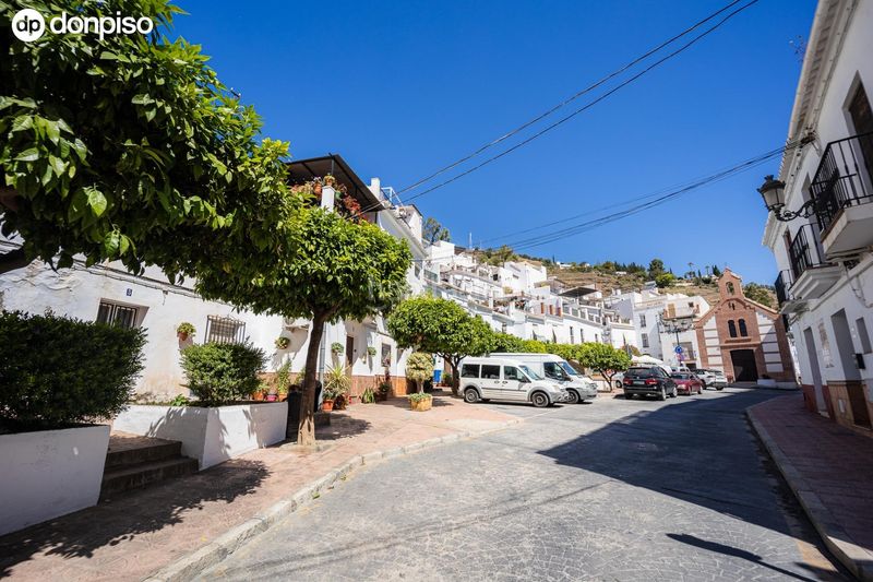 Foto 0899220d-c7e1-4d7f-a0fb-dfc971371c7f. Casa amb calefacció a Torrox pueblo Torrox