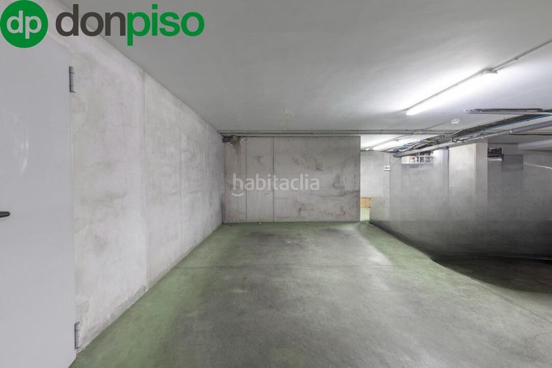 Foto cfdf4d2f-2300-49b2-8b72-d9f30bbb7315. Xalet amb aparcament a Parque Lagos Granada
