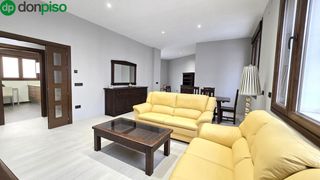 Location Rez-de-chaussée à Plaza del duque de san pedro de galatino 8. Pisazo premium a estrenar con todo el lujo de detalles y comodid