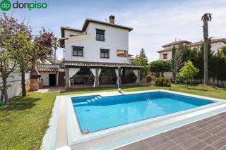 Xalet  Calle cúllar vega. Chalet independiente en los altos de la zubia  exclusividad, vis