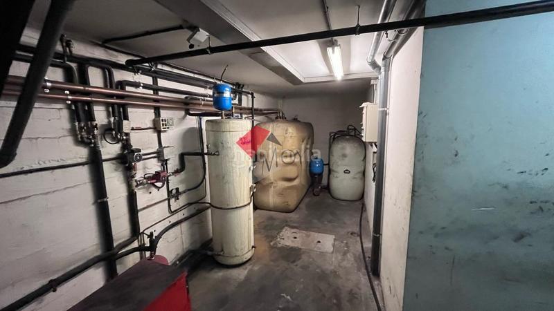 Foto 14046a2b-94b4-4573-a9b8-e6e78a4df117. Capannone industriale in Lavadores Vigo