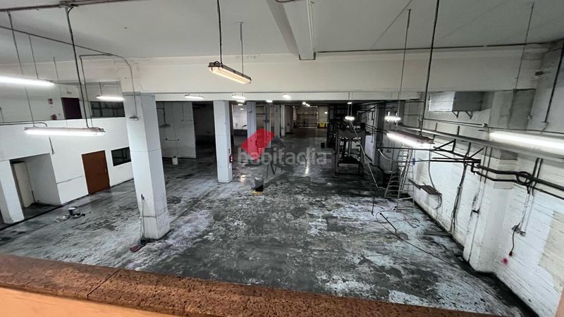 Foto eb551a0d-4cc7-4e39-b1c9-2a68f0a9fad1. Nau industrial a Lavadores Vigo