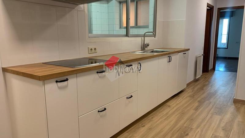 Foto 2fe2fc79-00d6-4b6c-ab0f-6ee7bd32c466. Location appartement avec chauffage parking dans Camelias - Pi y Margall Vigo