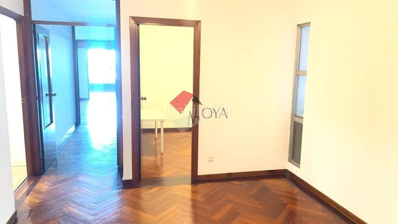 Foto cd944042-5650-4d78-bcb2-09b48cfc87cd. Miete etagenwohnung mit heizung parking in Camelias - Pi y Margall Vigo