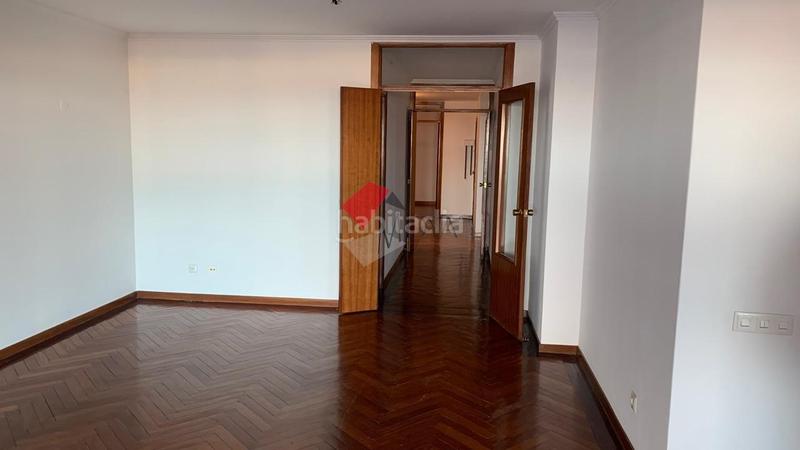 Foto 9f4cc9c4-7bfd-463f-8d0c-70868e26b5a2. Alquiler piso en Camelias - Pi y Margall Vigo