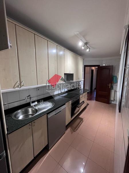 Foto 04169575-be1d-45b1-9bd7-4b23ad84e41a. Apartament amb calefacció aparcament a Centro - Areal Vigo