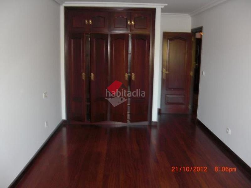 Foto ffd75761-ab31-4eb0-997a-6d725c743e29. Apartment with heating parking in Centro - Areal Vigo